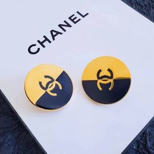 CHANEL Model number: gold black 1995 Body Vintage big earrings